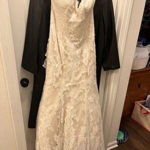 Elegant Lace Wedding Dress